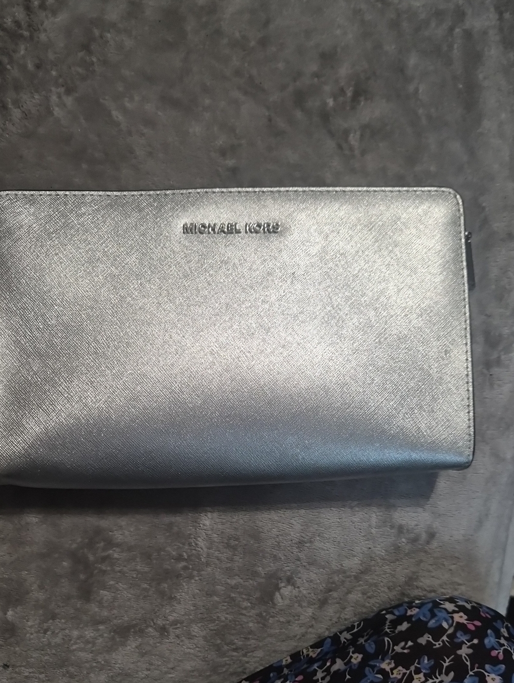 Michael Kors Silver Metallic Zip-Around Purse Perfect Size. Adorable. W/ Strap